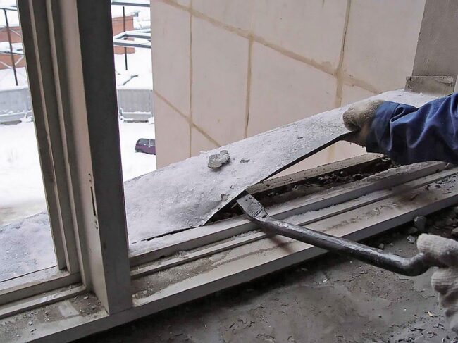 Демонтаж старых окон